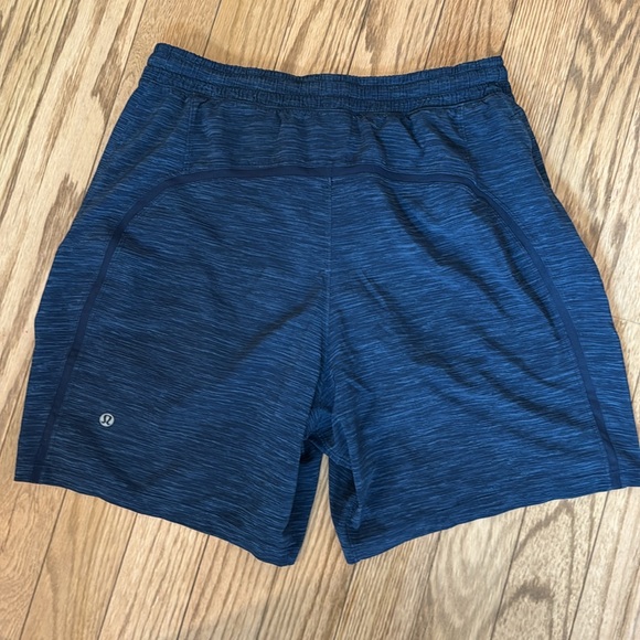 lululemon athletica Men's Athletic Shorts -‎ Navy Blue - Picture 2 of 8